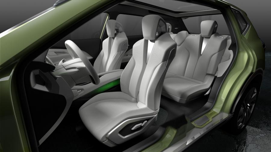  Nissan Hi-Cross Concept 2012 года  (фото 11 из 23)